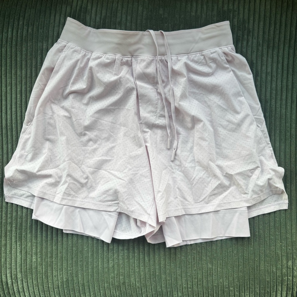 EUC lululemon athletica light pink lined vented tennis shorts